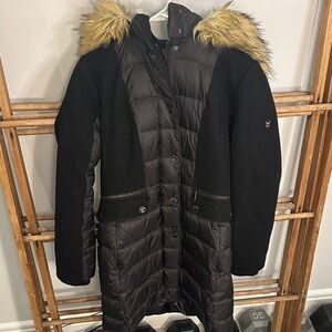 Women's Black Puffer Coat with Down Feather and Wool